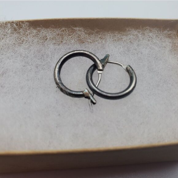 C hoop earrings‎ grunge dark academia - Picture 1 of 2